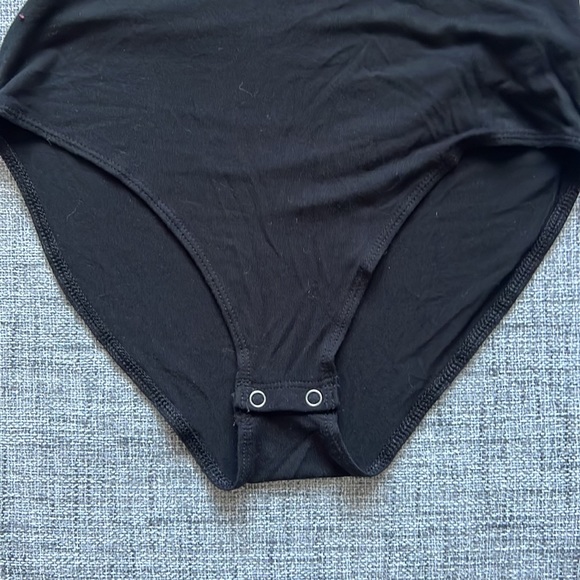 EUC American Eagle Size Small Black Bodysuit - Picture 3 of 4